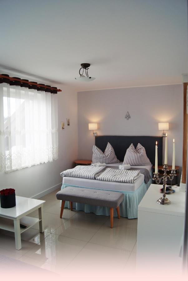 Iwona Pokoje Apartamenty Karwia Bagian luar foto