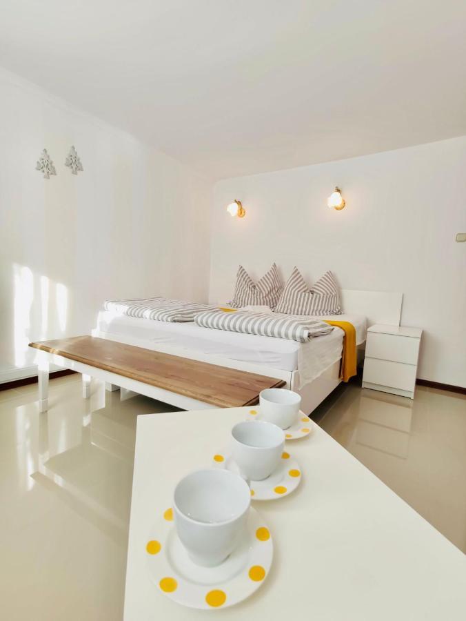 Iwona Pokoje Apartamenty Karwia Bagian luar foto