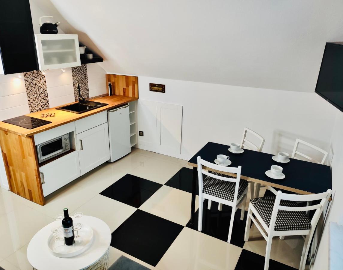 Iwona Pokoje Apartamenty Karwia Bagian luar foto