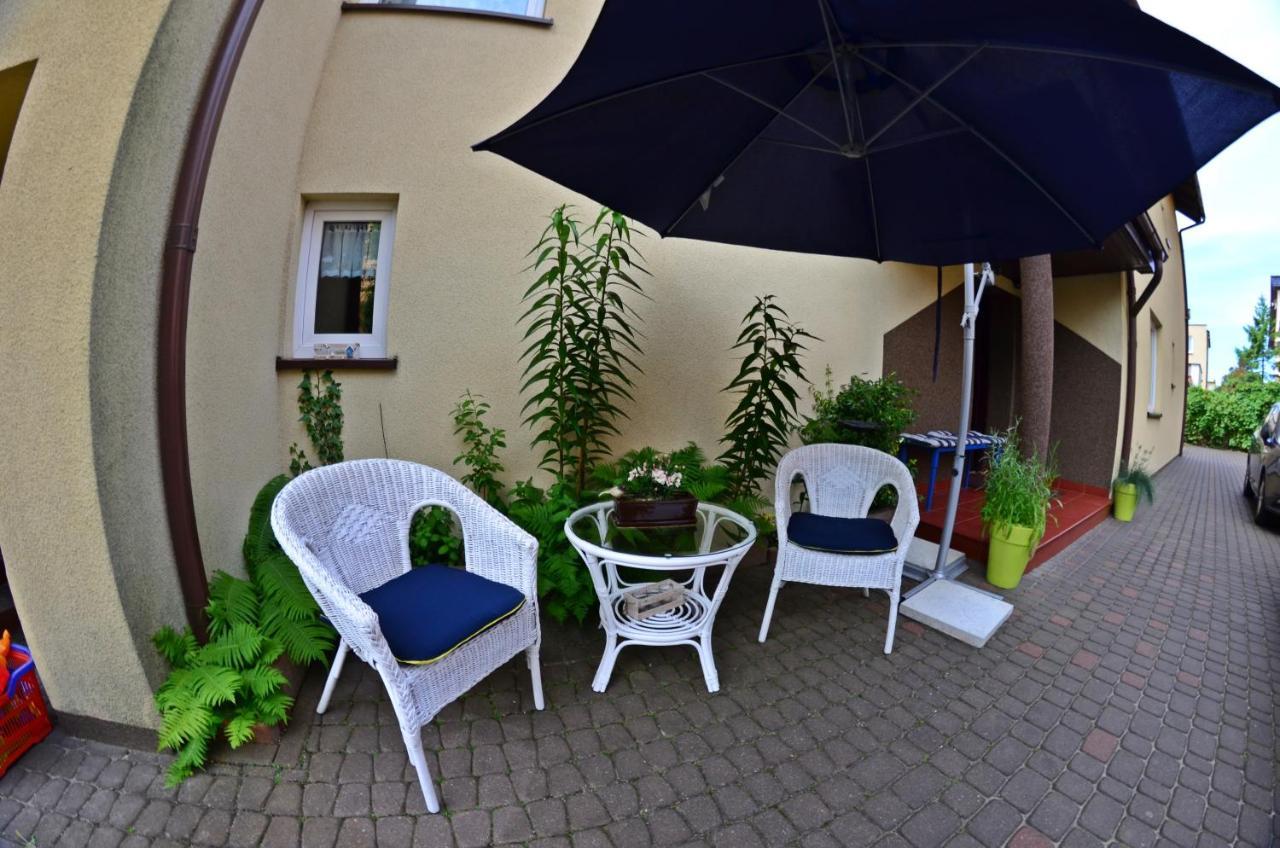 Iwona Pokoje Apartamenty Karwia Bagian luar foto