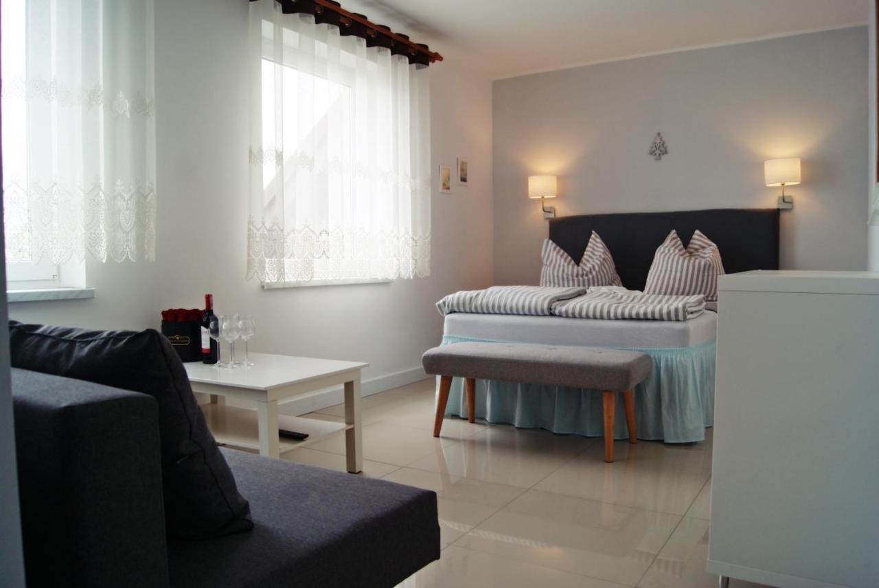 Iwona Pokoje Apartamenty Karwia Bagian luar foto