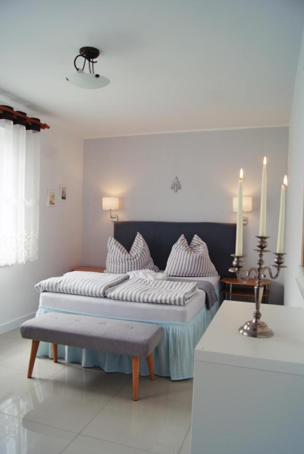 Iwona Pokoje Apartamenty Karwia Bagian luar foto