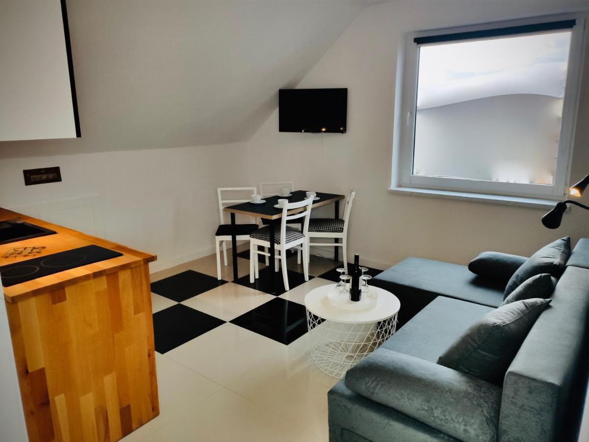 Iwona Pokoje Apartamenty Karwia Bagian luar foto