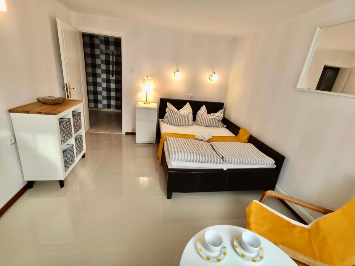Iwona Pokoje Apartamenty Karwia Bagian luar foto