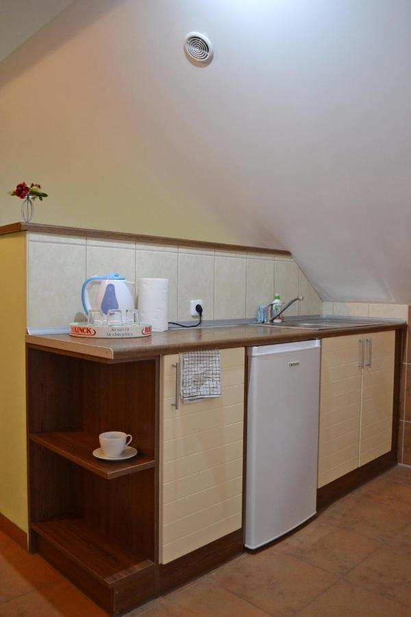 Iwona Pokoje Apartamenty Karwia Bagian luar foto
