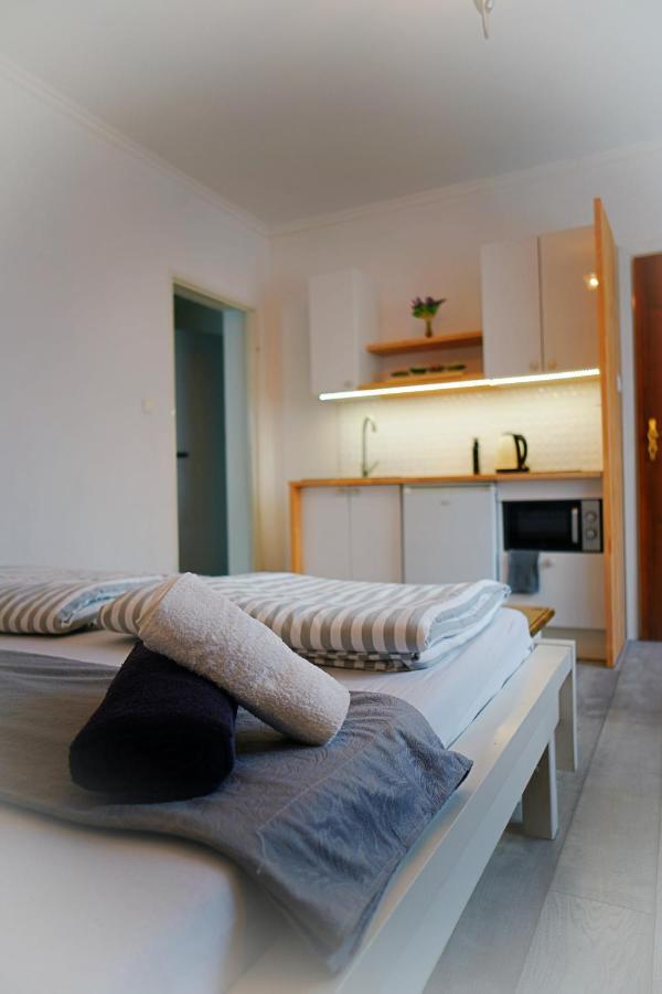 Iwona Pokoje Apartamenty Karwia Bagian luar foto