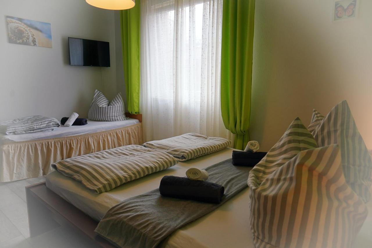Iwona Pokoje Apartamenty Karwia Bagian luar foto