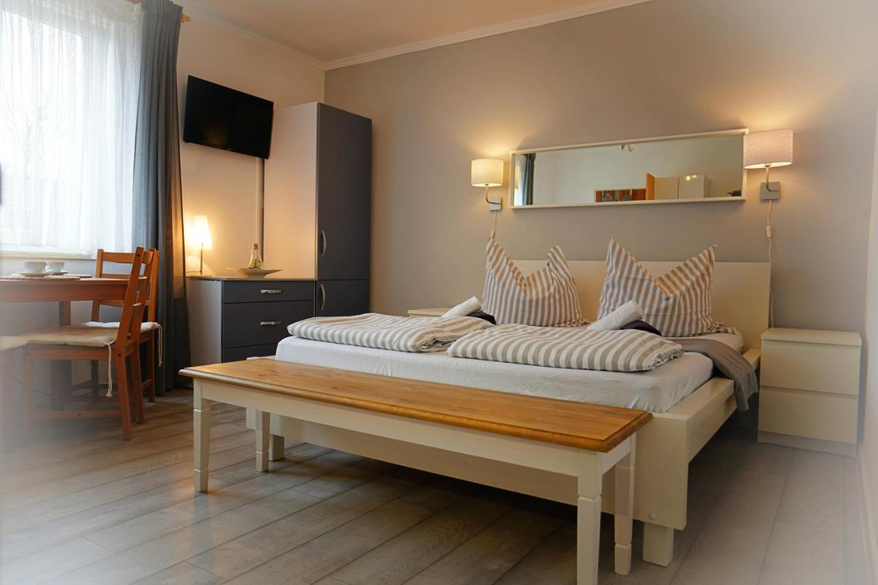 Iwona Pokoje Apartamenty Karwia Bagian luar foto