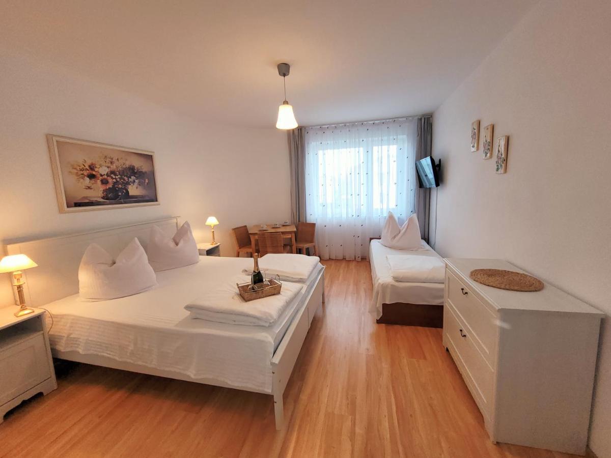 Iwona Pokoje Apartamenty Karwia Bagian luar foto