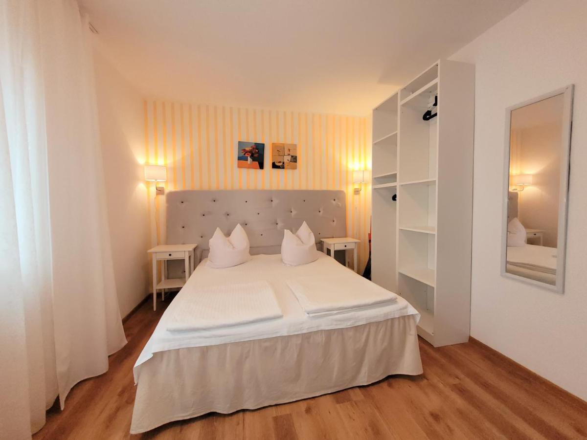 Iwona Pokoje Apartamenty Karwia Bagian luar foto