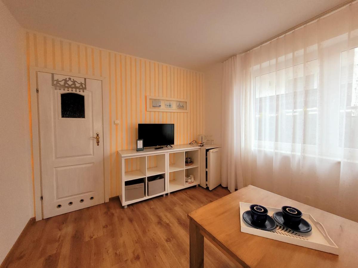 Iwona Pokoje Apartamenty Karwia Bagian luar foto