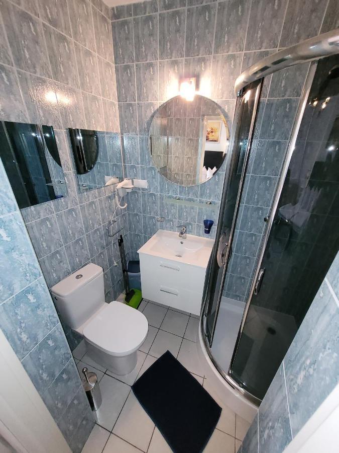 Iwona Pokoje Apartamenty Karwia Bagian luar foto