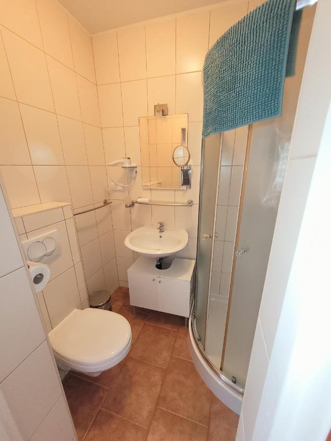Iwona Pokoje Apartamenty Karwia Bagian luar foto
