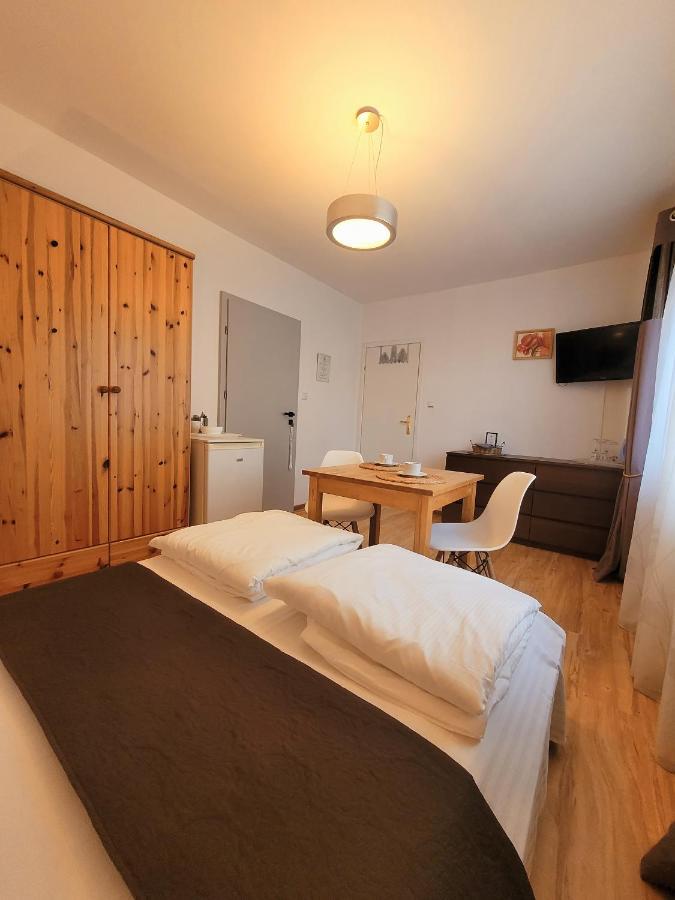 Iwona Pokoje Apartamenty Karwia Bagian luar foto