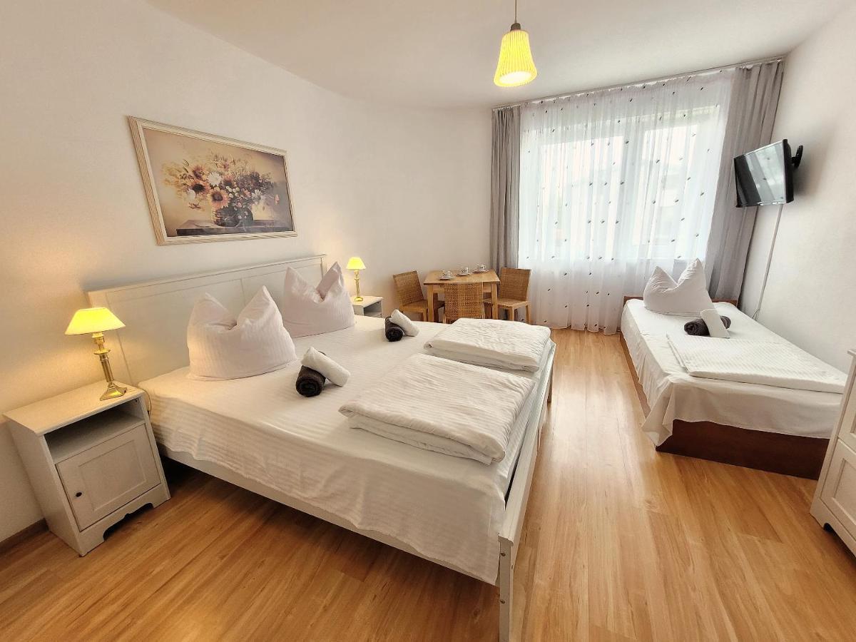 Iwona Pokoje Apartamenty Karwia Bagian luar foto