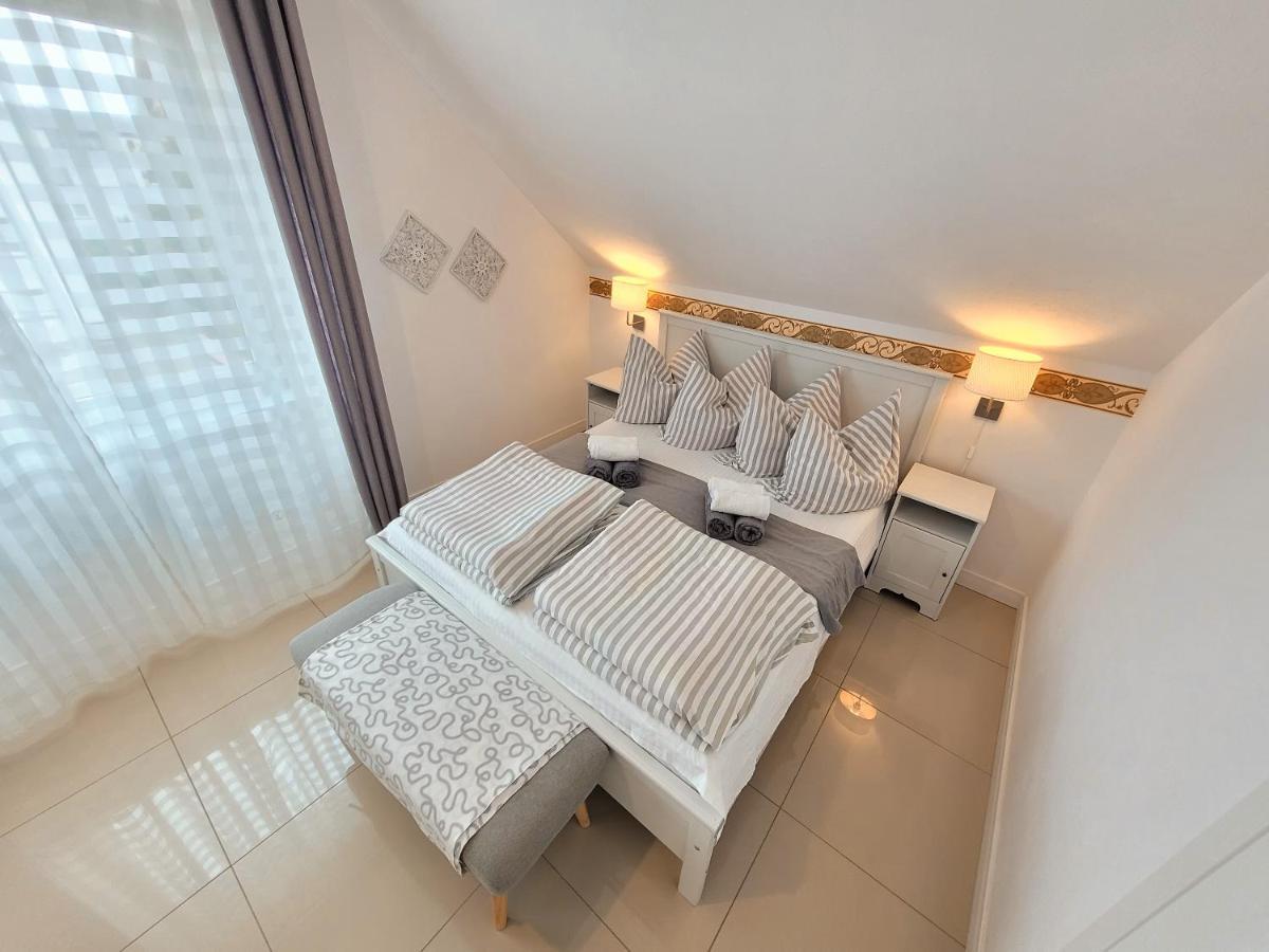 Iwona Pokoje Apartamenty Karwia Bagian luar foto