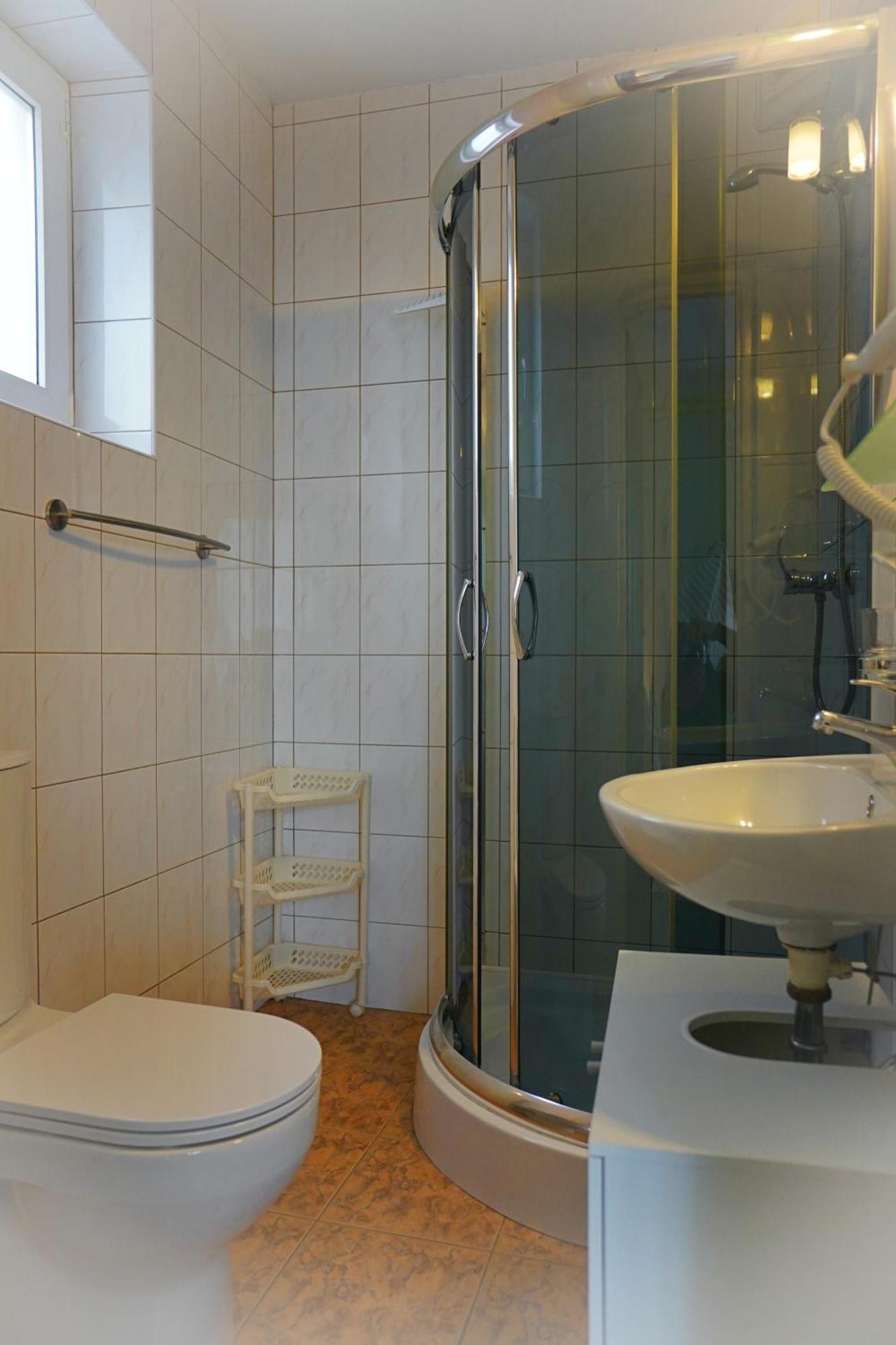 Iwona Pokoje Apartamenty Karwia Ruang foto